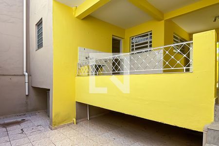 Casa para alugar com 80m², 2 quartos e sem vagaQuintal