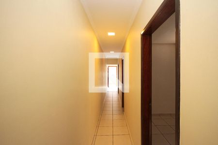 Corredor de casa para alugar com 2 quartos, 66m² em Vila Antonieta, São Paulo