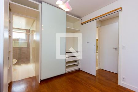 Apartamento à venda com 204m², 3 quartos e 4 vagas Apartamento à venda com 204m², 3 quartos e 4 vagasSuite 1