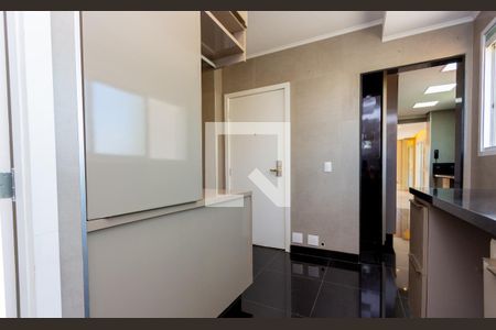 Apartamento à venda com 204m², 3 quartos e 4 vagas Apartamento à venda com 204m², 3 quartos e 4 vagasÁrea de Serviço