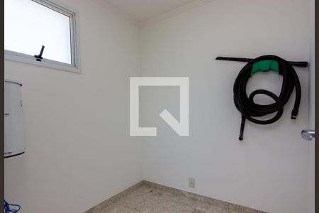 Apartamento à venda com 204m², 3 quartos e 4 vagas Apartamento à venda com 204m², 3 quartos e 4 vagasDepósito