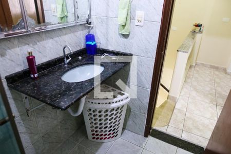 Casa à venda com 128m², 3 quartos e 2 vagasBanheiro Social