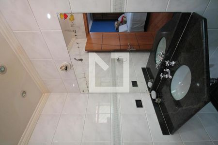 Casa à venda com 192m², 3 quartos e 3 vagasBanheiro da Suíte