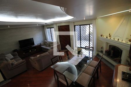 Casa à venda com 192m², 3 quartos e 3 vagasSala