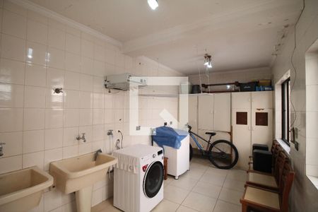 Casa à venda com 192m², 3 quartos e 3 vagasLavanderia