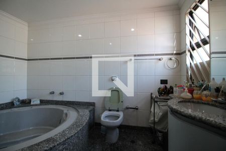 Casa à venda com 192m², 3 quartos e 3 vagasBanheiro da Suíte 3