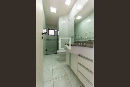 Apartamento para alugar com 172m², 4 quartos e 2 vagasDetalhe do Banheiro Social