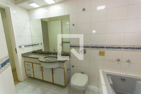 Apartamento para alugar com 172m², 4 quartos e 2 vagasBanheiro da Suíte