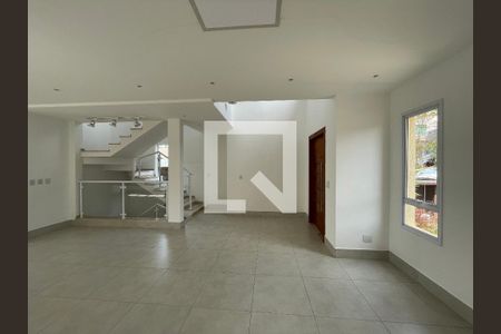 Sala de casa de condomínio para alugar com 3 quartos, 230m² em Jardim São Vicente, Cotia