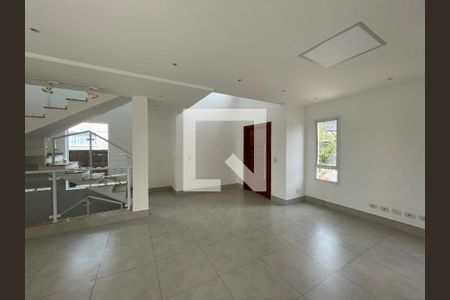 Sala de casa de condomínio para alugar com 3 quartos, 230m² em Jardim São Vicente, Cotia