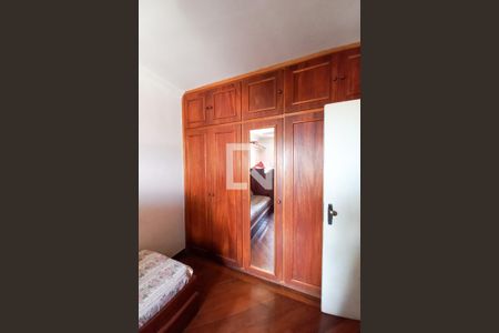 Apartamento à venda com 101m², 3 quartos e 2 vagasQuarto 2