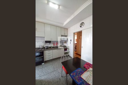 Apartamento à venda com 101m², 3 quartos e 2 vagasCozinha