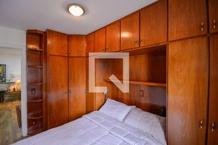 Quarto 1 de apartamento para alugar com 2 quartos, 56m² em Vila Gumercindo, São Paulo