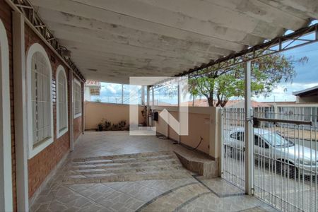 Casa à venda com 182m², 3 quartos e 2 vagas Casa à venda com 182m², 3 quartos e 2 vagasQuintal