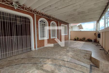 Casa à venda com 182m², 3 quartos e 2 vagas Casa à venda com 182m², 3 quartos e 2 vagasQuintal