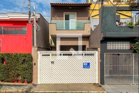 Casa à venda com 153m², 2 quartos e 3 vagasFachada