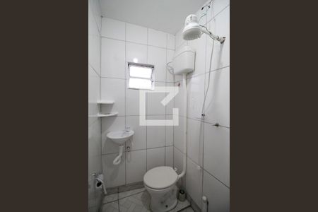 Banheiro de casa para alugar com 1 quarto, 25m² em Vila Talarico, São Paulo