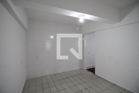 Quarto de casa para alugar com 1 quarto, 25m² em Vila Talarico, São Paulo