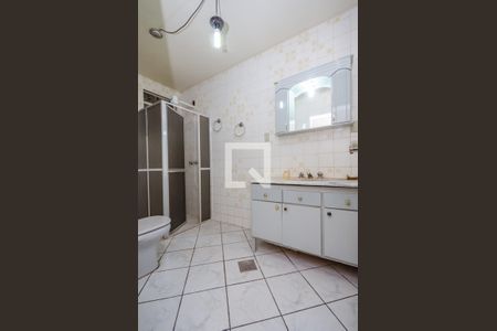 Casa para alugar com 222m², 4 quartos e 2 vagasBanheiro Social