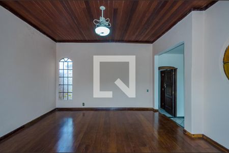 Sala 1 de casa para alugar com 4 quartos, 222m² em Dom Cabral, Belo Horizonte