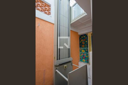 Casa para alugar com 222m², 4 quartos e 2 vagasElevador