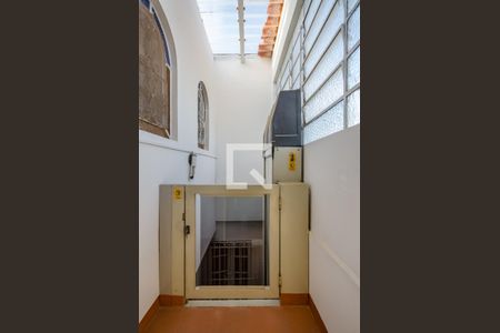 Casa para alugar com 222m², 4 quartos e 2 vagasElevador