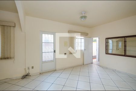 Casa para alugar com 222m², 4 quartos e 2 vagasSala 3