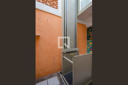 Casa para alugar com 222m², 4 quartos e 2 vagasElevador