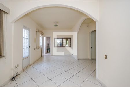 Casa para alugar com 222m², 4 quartos e 2 vagasSala 3