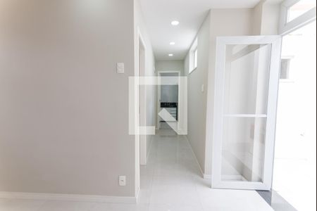 Sala de casa de condomínio à venda com 2 quartos, 72m² em Maracanã, Rio de Janeiro