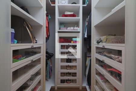 Casa à venda com 370m², 3 quartos e 4 vagasCloset