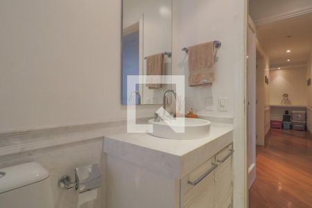 Casa à venda com 370m², 3 quartos e 4 vagasBanheiro Suíte 3