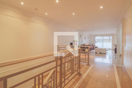 Casa à venda com 370m², 3 quartos e 4 vagasEscadas