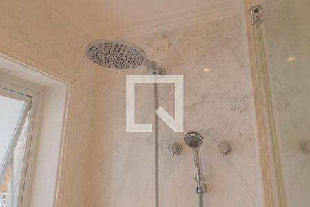 Casa à venda com 370m², 3 quartos e 4 vagasBanheiro Suíte 3