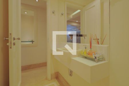 Casa à venda com 370m², 3 quartos e 4 vagasLavabo