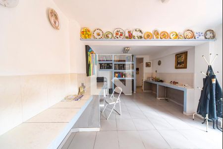 Casa à venda com 400m², 4 quartos e 4 vagas Casa à venda com 400m², 4 quartos e 4 vagasOficina