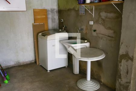 Casa à venda com 460m², 3 quartos e 4 vagasQuintal /Churrasqueira/Serviço