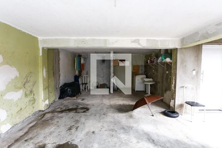 Casa à venda com 460m², 3 quartos e 4 vagasQuintal /Churrasqueira/Serviço