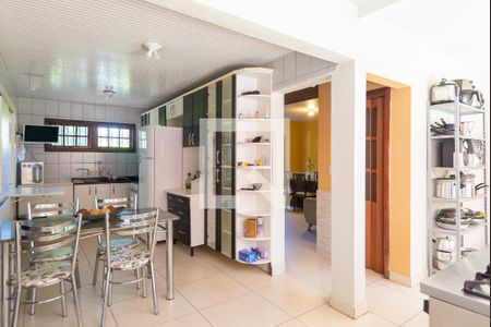 Casa para alugar com 320m², 3 quartos e 2 vagasCozinha