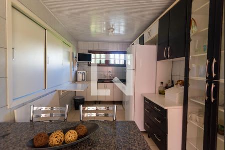 Casa para alugar com 320m², 3 quartos e 2 vagasCozinha