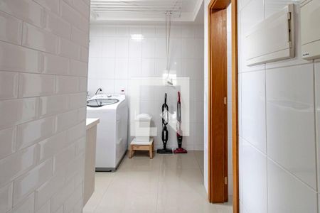 Apartamento à venda com 140m², 3 quartos e 2 vagas Apartamento à venda com 140m², 3 quartos e 2 vagasÁrea de Serviço