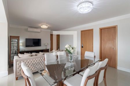 Apartamento à venda com 140m², 3 quartos e 2 vagas Apartamento à venda com 140m², 3 quartos e 2 vagasSala