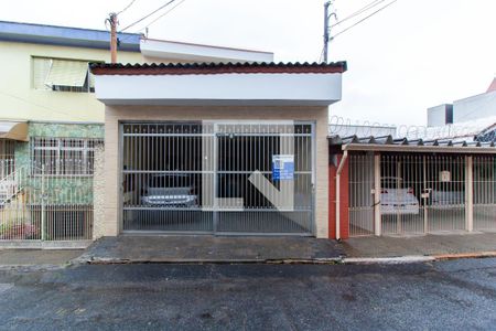 Casa à venda com 231m², 3 quartos e 2 vagasFachada