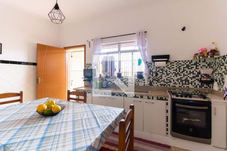 Casa à venda com 231m², 3 quartos e 2 vagasCozinha