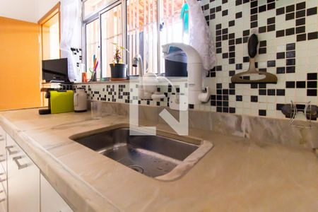 Casa à venda com 231m², 3 quartos e 2 vagasCozinha