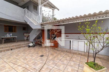 Casa à venda com 206m², 3 quartos e 2 vagasQuintal e Área de Lazer