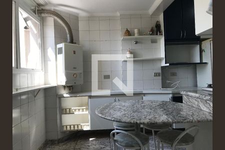 Apartamento à venda com 90m², 3 quartos e 2 vagasCozinha 