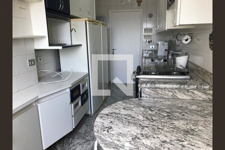 Apartamento à venda com 90m², 3 quartos e 2 vagasCozinha 