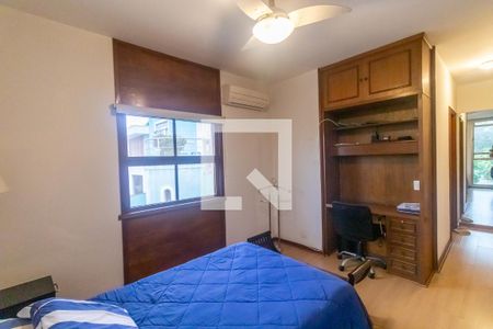 Casa à venda com 600m², 4 quartos e 5 vagasSuíte 1