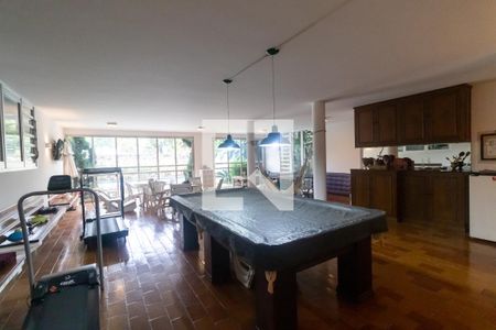 Casa à venda com 600m², 4 quartos e 5 vagasSalão de Festas e Jogos